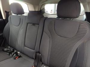 Mahindra XUV700 2.0T AX5 - Image 3