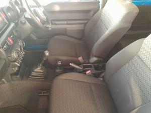Suzuki Jimny 1.5 GLX AllGrip 3-door manual - Image 14