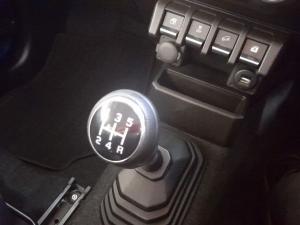 Suzuki Jimny 1.5 GLX AllGrip 3-door manual - Image 21