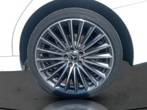 Mercedes-Benz C-Class C220d Avantgarde - Image 16