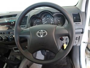 Toyota Hilux 2.5D-4D SRX - Image 8