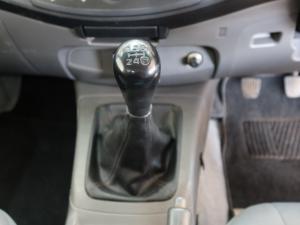 Toyota Hilux 2.5D-4D SRX - Image 11