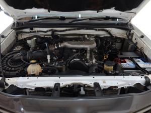 Toyota Hilux 2.5D-4D SRX - Image 19
