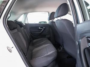 Volkswagen Polo Vivo hatch 1.6 Style - Image 12