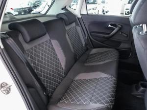 Volkswagen Polo Vivo hatch 1.6 Style - Image 13