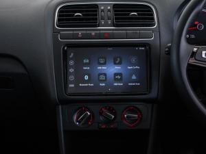 Volkswagen Polo Vivo hatch 1.6 Style - Image 19