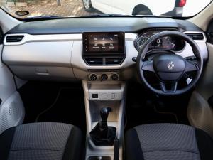 Renault Triber 1.0 Evolution - Image 17