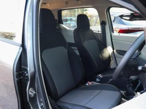 Renault Triber 1.0 Evolution - Image 8