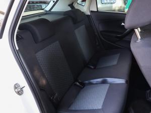 Volkswagen Polo Vivo hatch 1.4 Life - Image 14