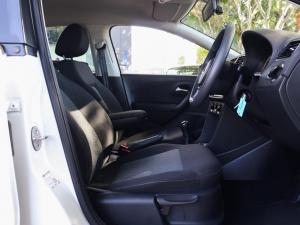 Volkswagen Polo Vivo hatch 1.4 Life - Image 9