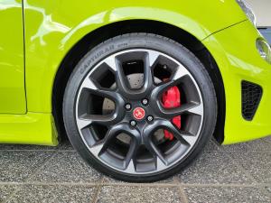 Abarth 500 500 595 competizione 1.4T - Image 17