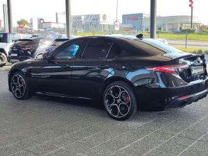 Alfa Romeo Giulia 2.0T Veloce - Image 16