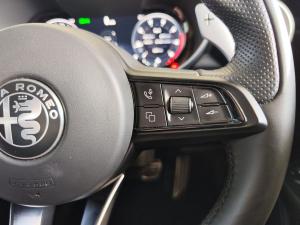 Alfa Romeo Giulia 2.0T Veloce - Image 26