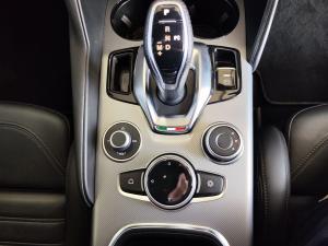 Alfa Romeo Giulia 2.0T Veloce - Image 29