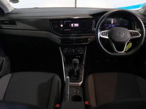 Volkswagen Polo hatch 1.0TSI Life manual - Image 10