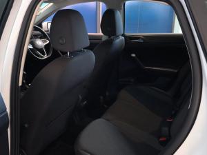 Volkswagen Polo hatch 1.0TSI Life manual - Image 15