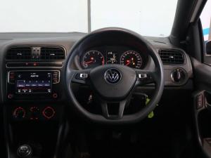 Volkswagen Polo Vivo hatch 1.4 Comfortline - Image 16