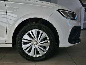 Volkswagen Polo sedan 1.6 auto - Image 15
