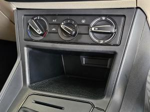 Volkswagen Polo sedan 1.6 auto - Image 21