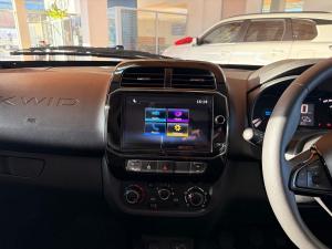 Renault Kwid 1.0 Techno manual - Image 11