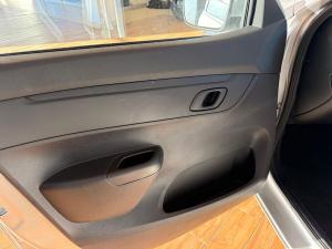 Renault Kwid 1.0 Techno manual - Image 20