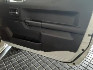 Suzuki Jimny 1.5 GLX AllGrip 3-door auto - Image 12