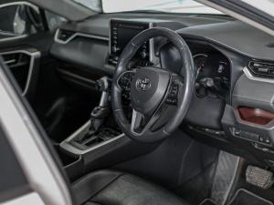 Toyota RAV4 2.0 VX - Image 11