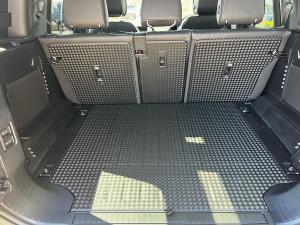 Land Rover Defender 110 D350 X-Dynamic HSE - Image 18