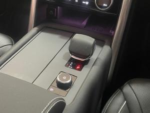 Land Rover Discovery D300 R-Dynamic HSE - Image 16