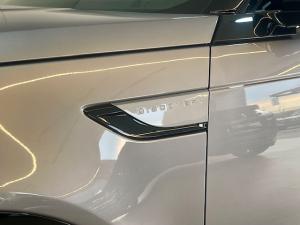 Land Rover Discovery D300 R-Dynamic HSE - Image 20