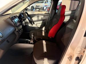 Renault Kwid 1.0 Techno manual - Image 13