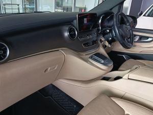 Mercedes-Benz V-Class V300d Exclusive - Image 11