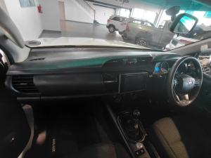 Toyota Hilux 2.4GD-6 4x4 SRX - Image 7