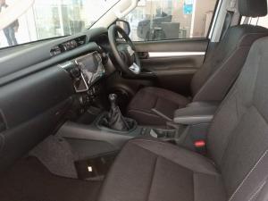 Toyota Hilux 2.4GD-6 double cab Raider manual - Image 7