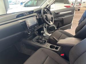 Toyota Hilux 2.4GD-6 Xtra cab Raider manual - Image 7