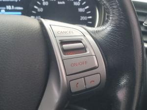 Nissan X-Trail 2.5 4x4 Tekna - Image 10
