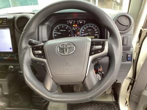 Toyota Land Cruiser 79 4.5D-4D LX V8 single cab - Image 8