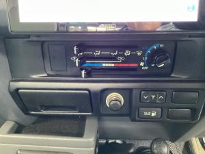Toyota Land Cruiser 79 4.5D-4D LX V8 single cab - Image 16