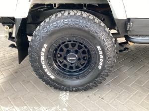 Toyota Land Cruiser 79 4.5D-4D LX V8 single cab - Image 18