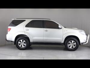 Toyota Fortuner 3.0D-4D 4x4 - Image 3
