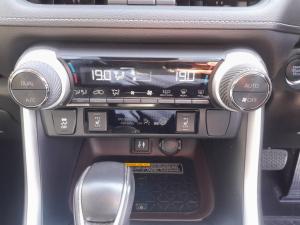 Toyota RAV4 2.0 VX - Image 14