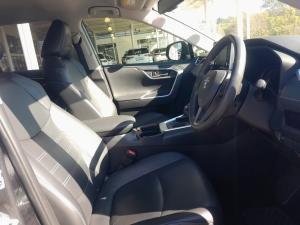 Toyota RAV4 2.0 VX - Image 15