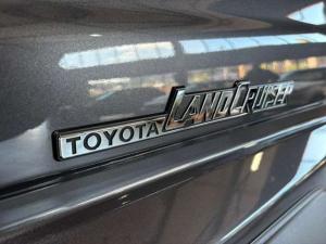 Toyota Landcruiser 76 2.8 GD-6 VX S/W automatic - Image 12
