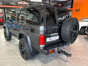 Toyota Landcruiser 76 2.8 GD-6 VX S/W automatic - Image 5