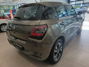 Suzuki Swift 1.2 GLX manual - Image 12