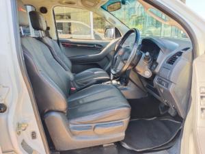 Isuzu D-Max 250 double cab X-Rider auto - Image 3
