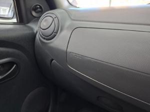 Nissan NP200 1.6i safety pack (aircon) - Image 13