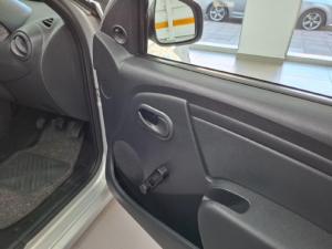 Nissan NP200 1.6i safety pack (aircon) - Image 9