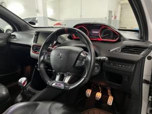 Peugeot 208 3-door GTi - Image 9