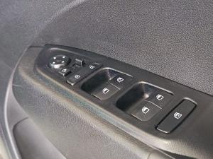 Hyundai Venue 1.0T Fluid auto - Image 26